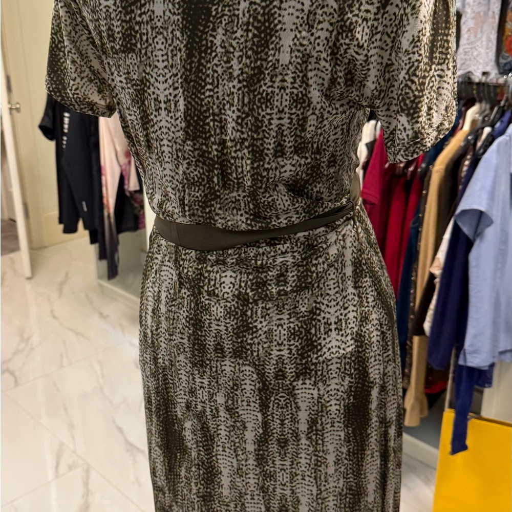 NWOT MaxMara Black and White Textured Design Wrap dress size 10 - Picture 15 of 15